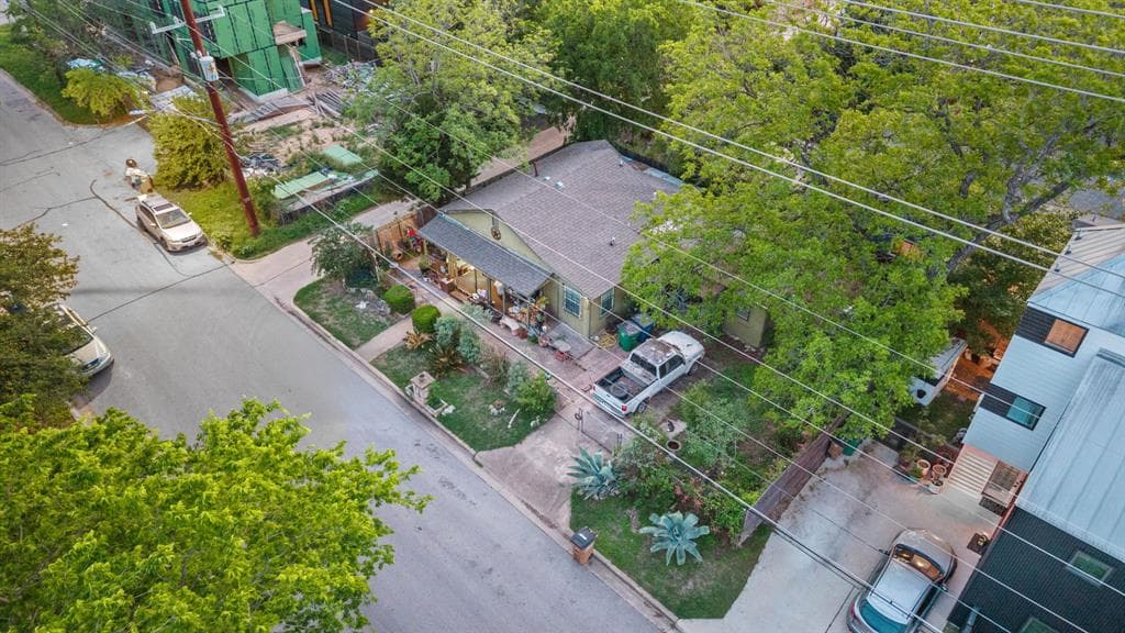 Aerial view of 304 Broadway St