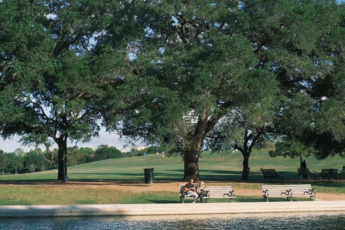 Bee Cave - Community amenities and recreational facilities Bee Cave Central Park or Falconhead Golf Club