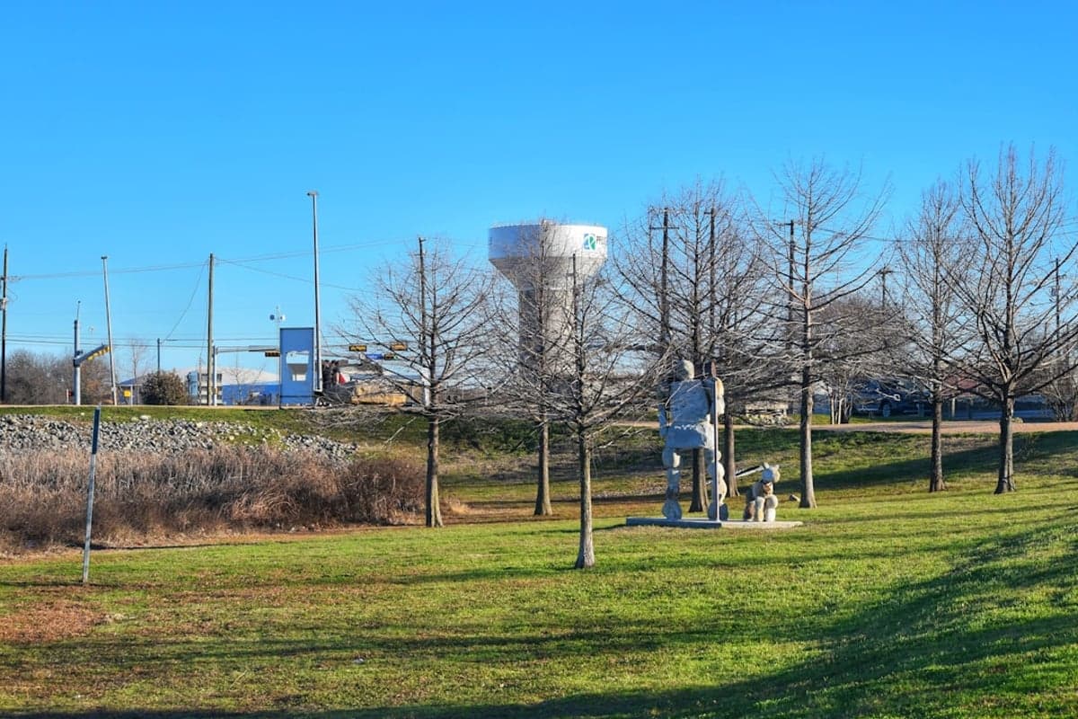 Pflugerville - Community amenities and recreational facilities Lake Pflugerville beach and swimming area
