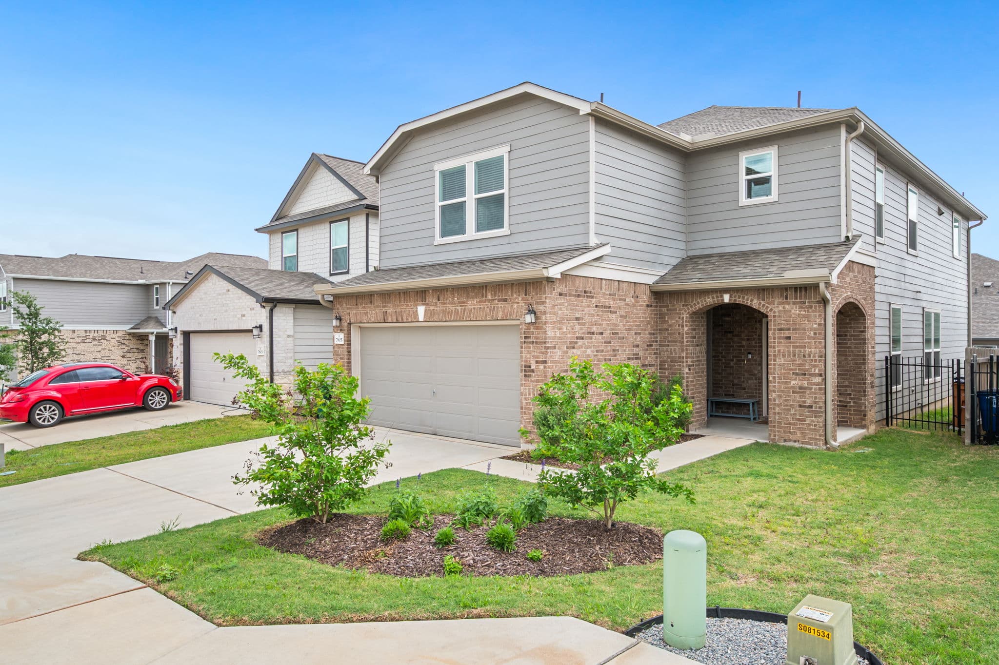 7805 House Finch Dr - Photo 2