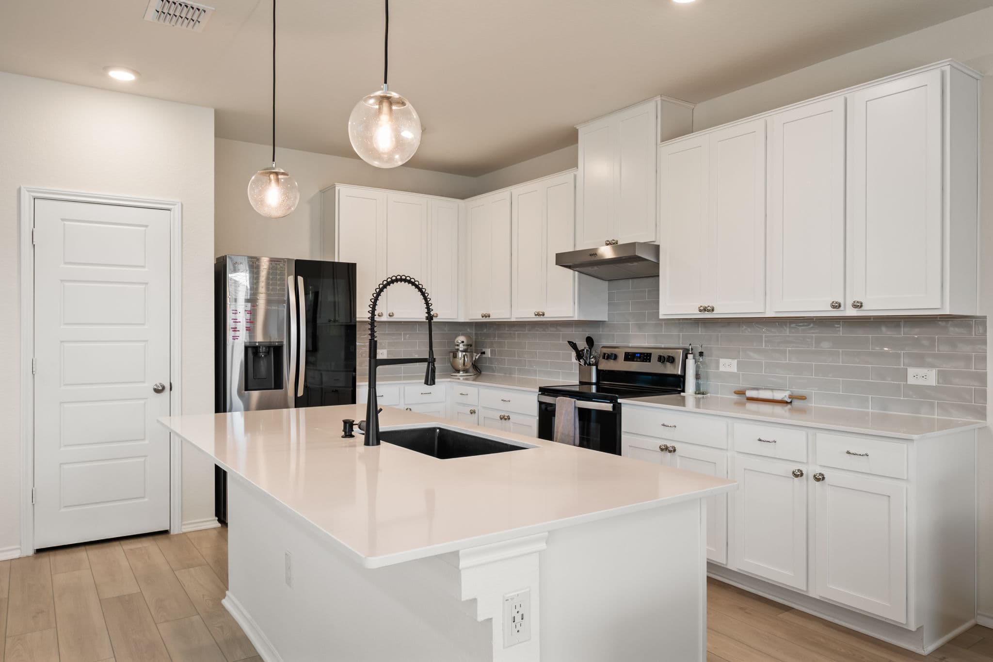 7805 House Finch Dr - Photo 3